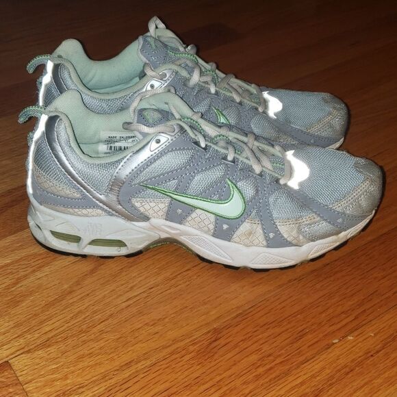 Nike trail running sneakers - Picture 1 of 8